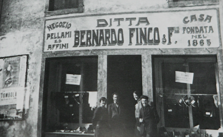 1946